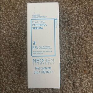 Dermalogy Real Hyal Panthenol Serum - White & Light Blue
